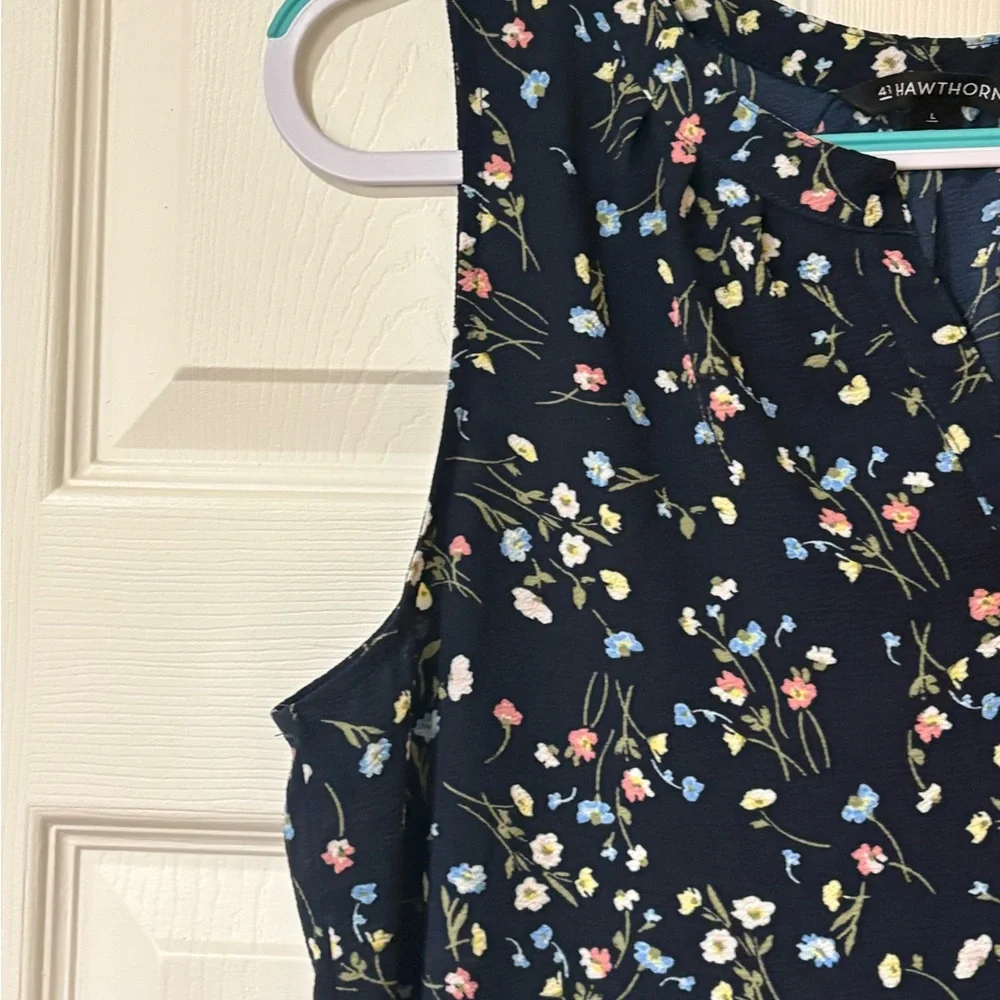 41 Hawthorn Midnight Floral Sleeveless Top in Navy - Picture 5 of 6
